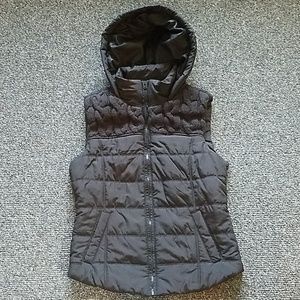NWOT Dark Gray Knit & Puffer Vest (Removable Fur)